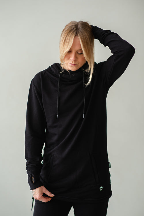 pullover hoodie in black, women's