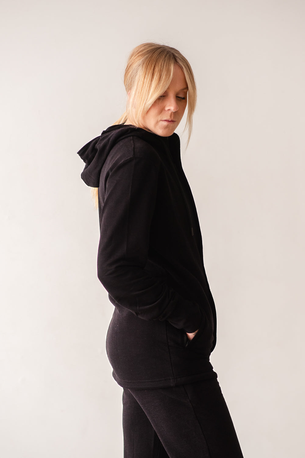 zip-up hoodie in black, women's