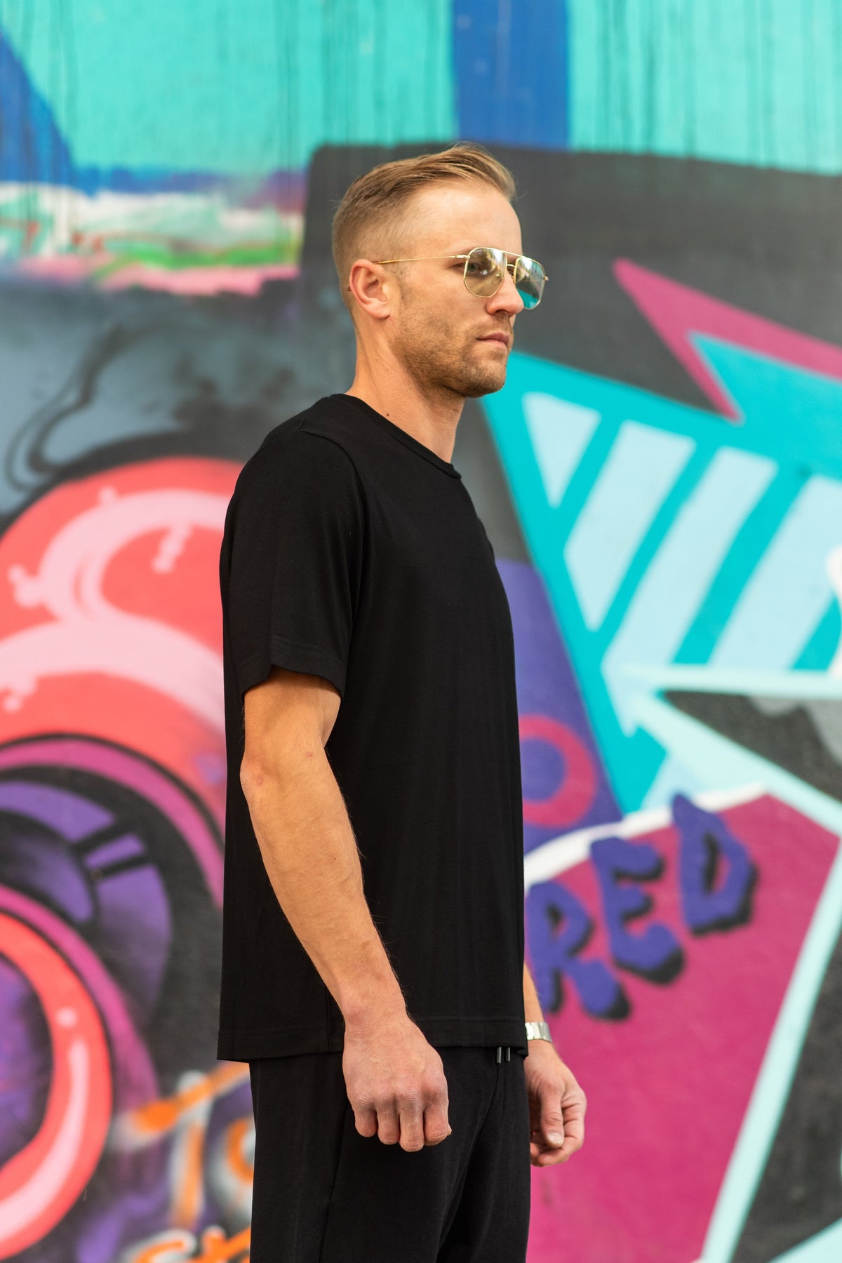 men's essential tee in black