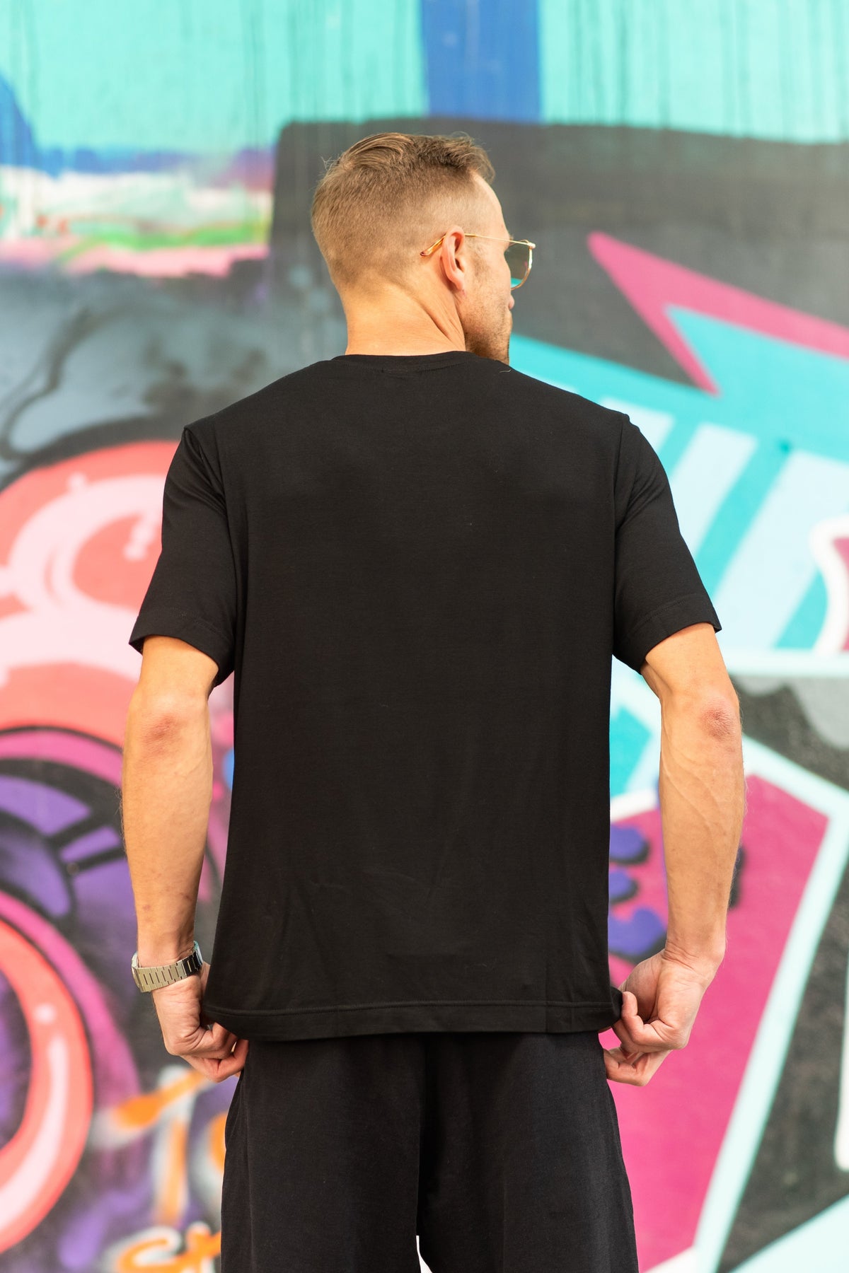 men's essential tee in black
