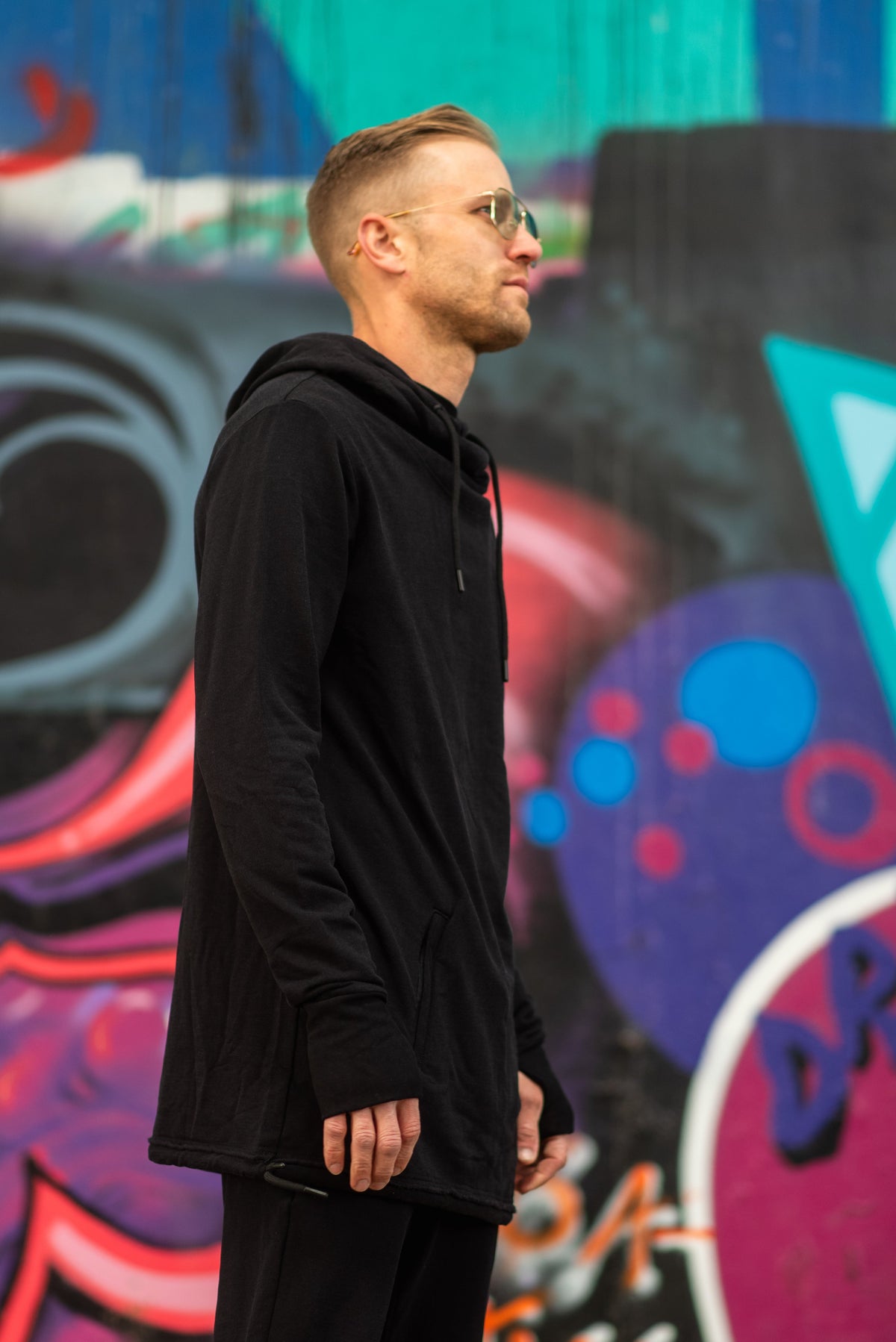 pullover hoodie in black, men's