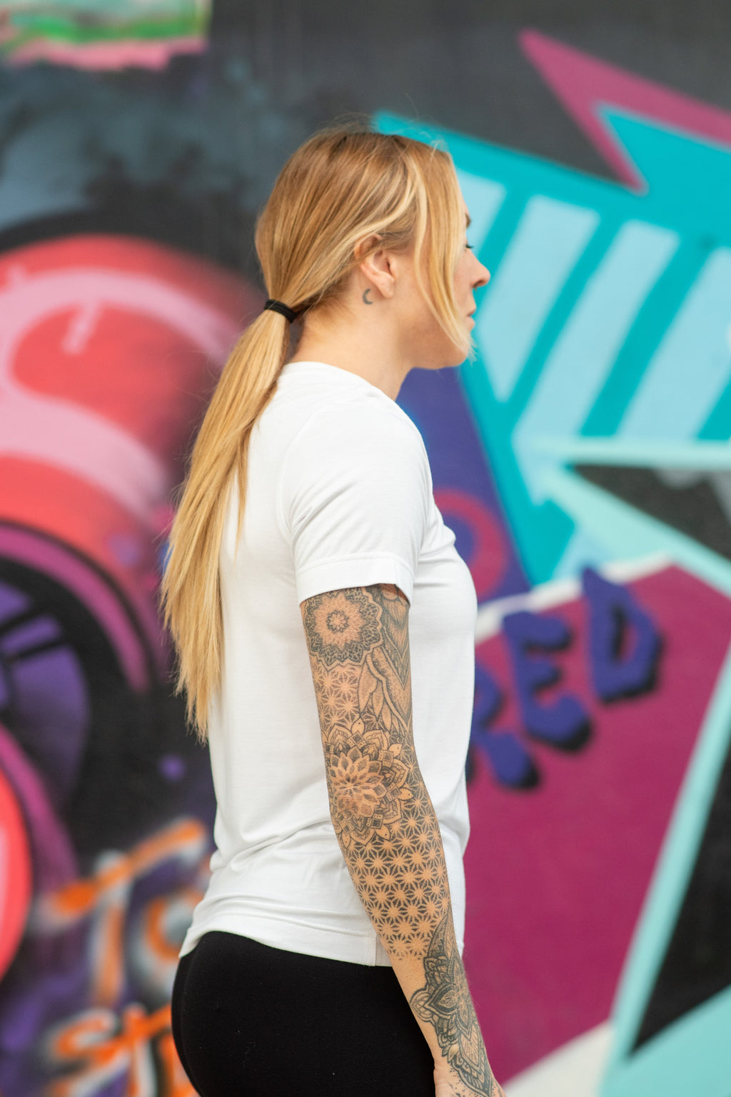 women's essential tee in white