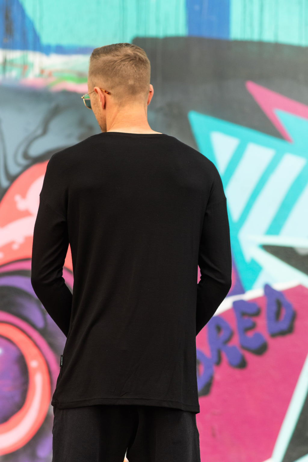 men's long sleeve tee in black