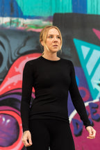 women's long sleeve tee in black